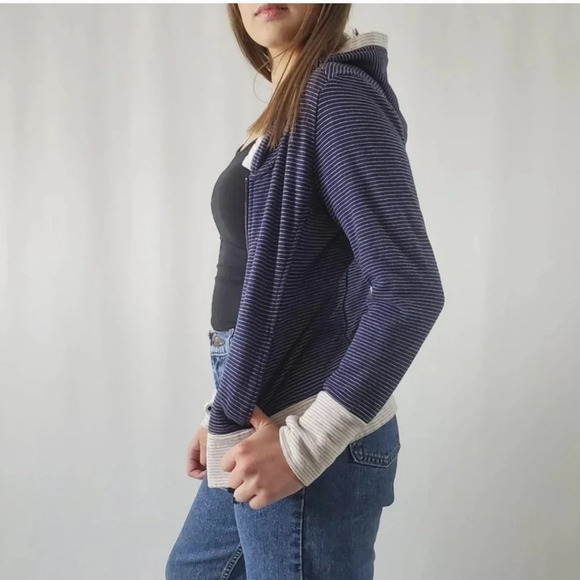 Oakley Striped Full Zip Jacket - Small - Picture 2 of 15